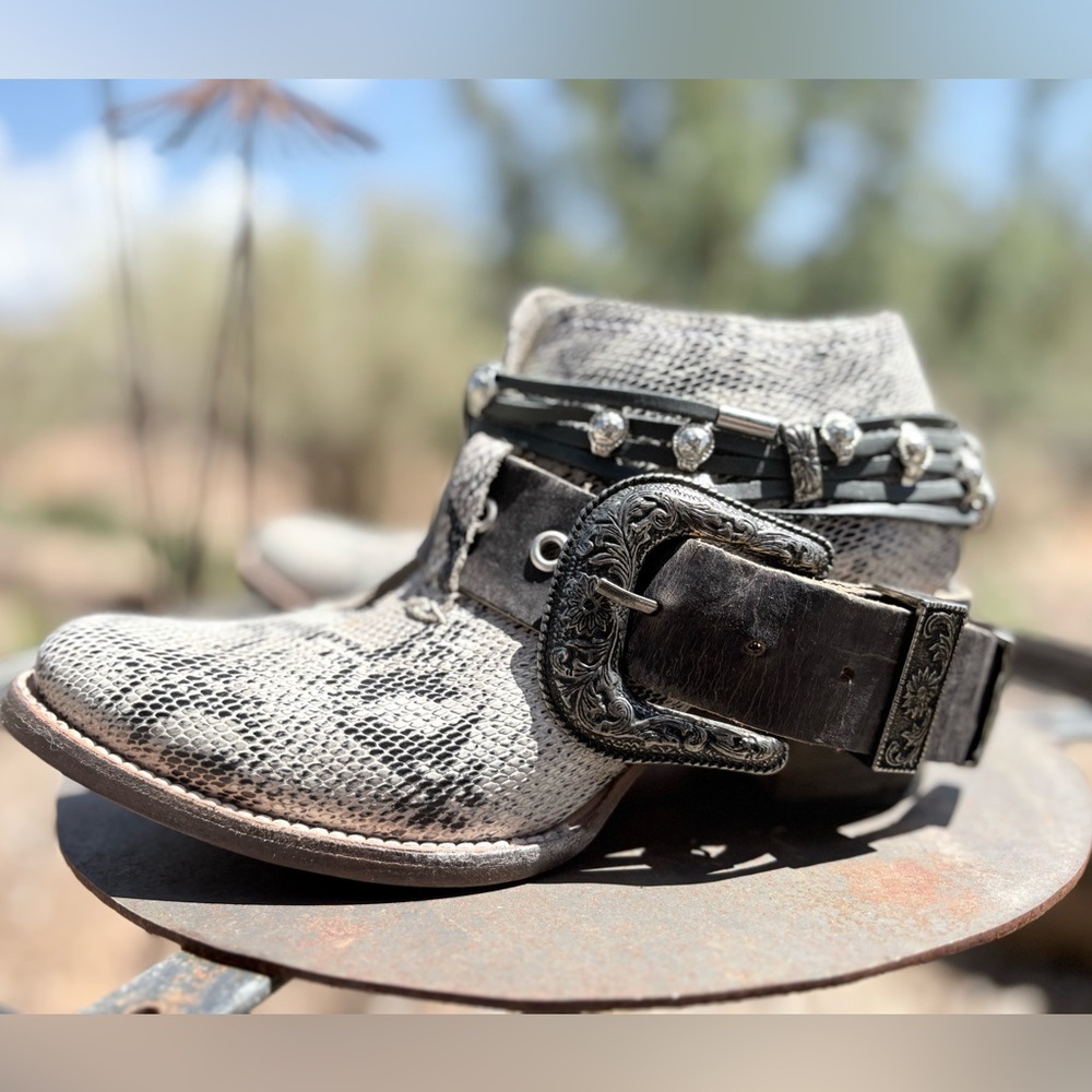 Freebird By Steven Saloon Booties - Picture 2 of 16